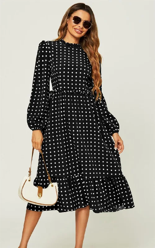 Midi dresses with cold - shoulder cutouts for a trendy style Langärmliges Midikleid mit Polka Dot-Print in Schwarz