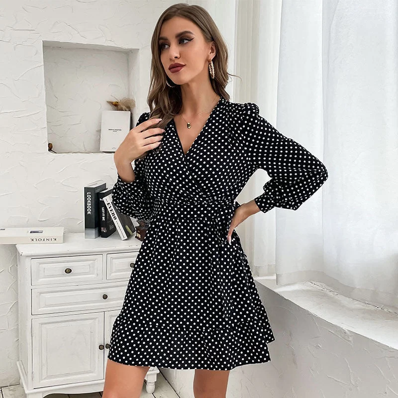 Mini dresses with pleated skirts for a classic look Sareena Printed Wrap Dress - Blue Multi Mini dresses with pleated skirts for a classic look Sareena Printed Wrap Dress - Blue Multi