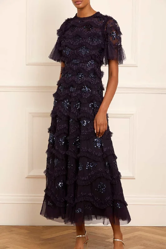 Maxi - inspired midi dresses with flowing fabrics for a beachy vibe Daisy Wave Ankle Gown Maxi - inspired midi dresses with flowing fabrics for a beachy vibe Daisy Wave Ankle Gown