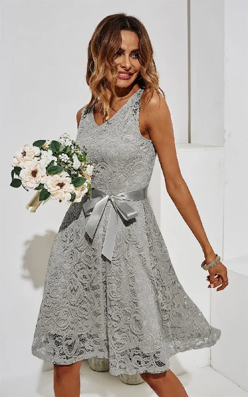 Midi dresses with printed lining for a hidden and stylish detail Brautjungfern-Hochzeits-Spitzenkleid in Grau Midi dresses with printed lining for a hidden and stylish detail Brautjungfern-Hochzeits-Spitzenkleid in Grau