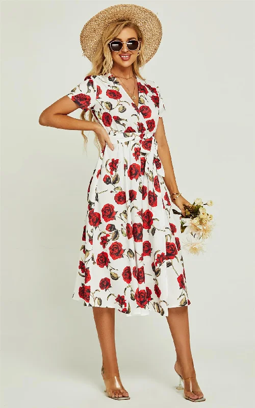 Midi dresses with off - the - shoulder necklines for a flirty look Rotes, hoch tailliertes Midi-Wickelkleid mit Blumenmuster in Weiß Midi dresses with off - the - shoulder necklines for a flirty look Rotes, hoch tailliertes Midi-Wickelkleid mit Blumenmuster in Weiß
