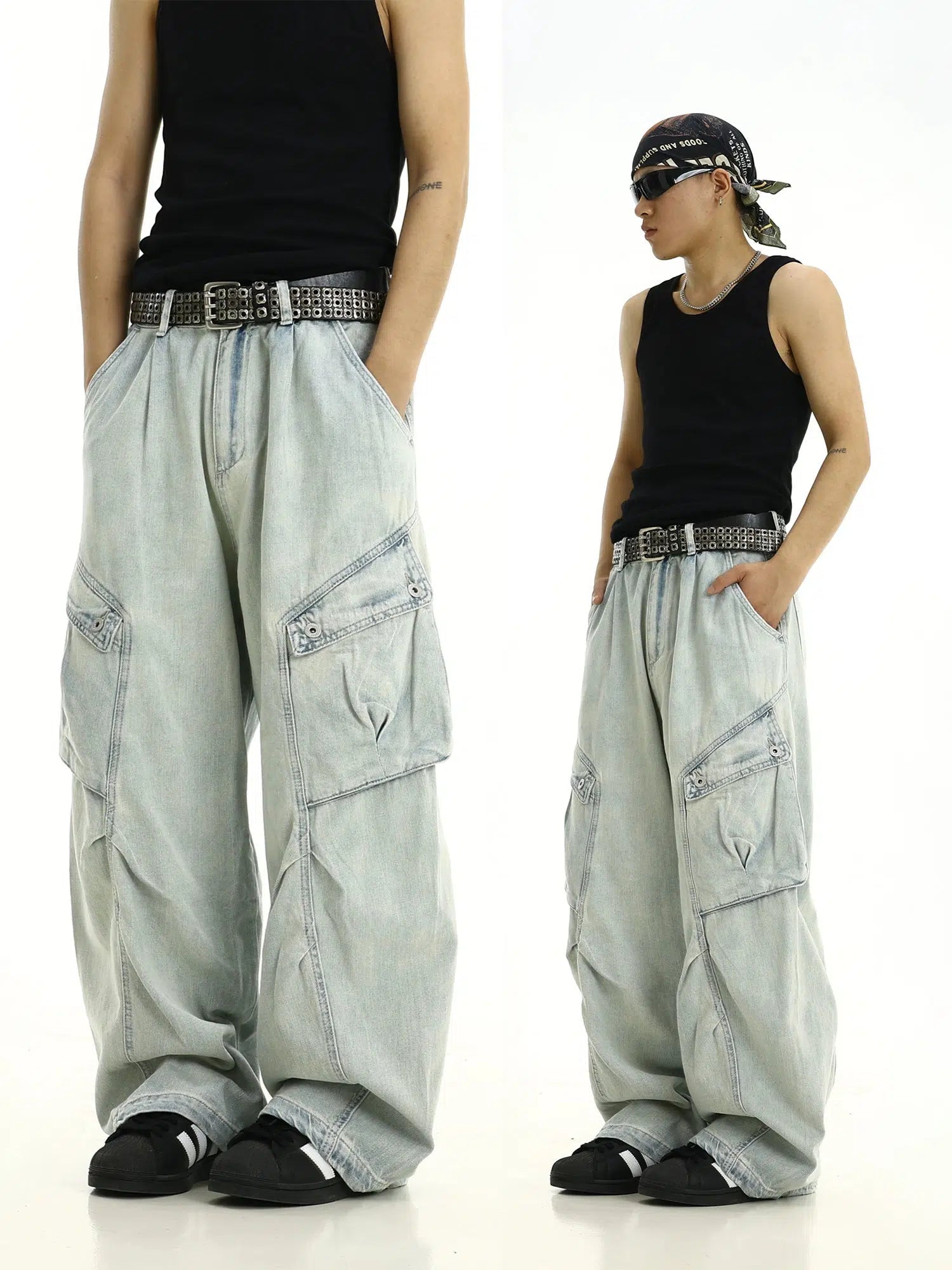 Acid - wash women jeans with a retro finishBaggy Cargo Jeans