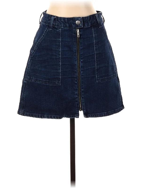 Plus Size Women's Denim Cut - off Shorts with Frayed Edges for a Casual and Laid - Back VibeDenim Skirt