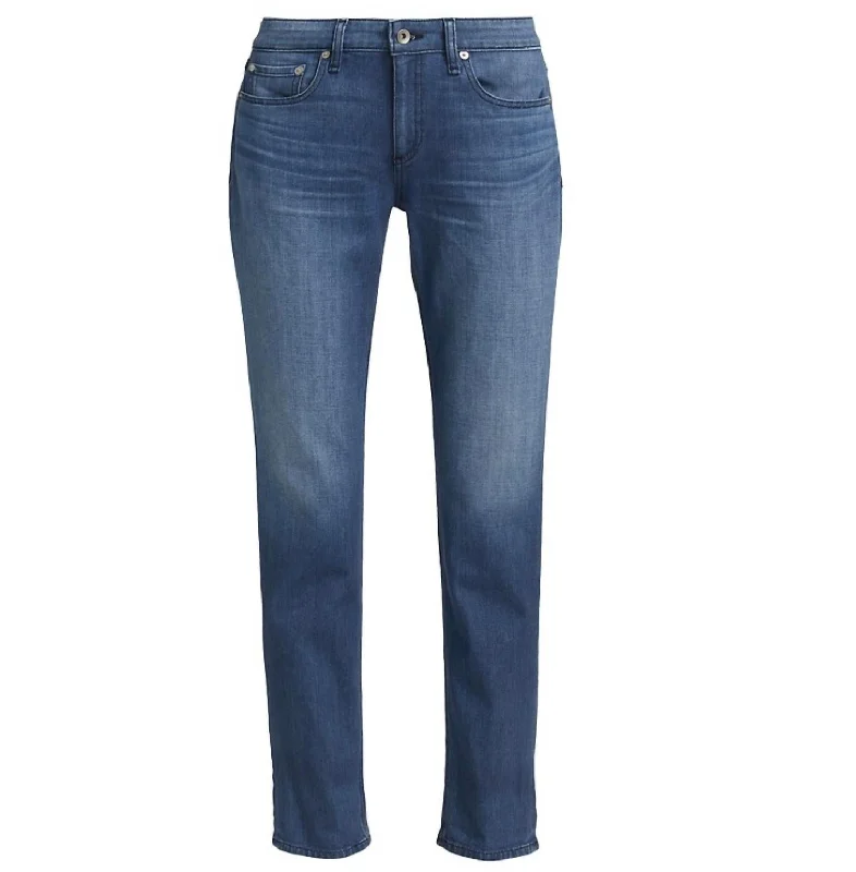 Button - fly women jeans with a traditional touchDre Low-Rise Slim Boyfriend Jeans In Blue