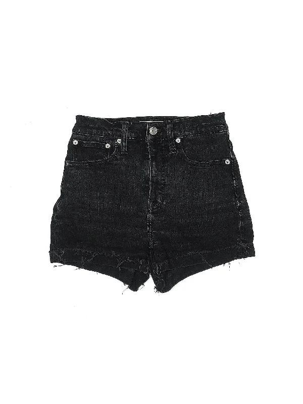 Women's Printed Tropical Patterned Shorts in Turquoise for a Beachy and Fun LookHigh-Rise Denim Shorts in Dark Wash Women's Printed Tropical Patterned Shorts in Turquoise for a Beachy and Fun LookHigh-Rise Denim Shorts in Dark Wash