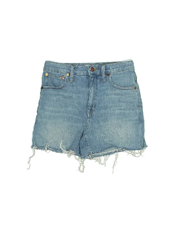 Women's Printed Tropical Patterned Shorts in Turquoise for a Beachy and Fun LookHigh-Rise Denim Shorts in Light Wash Women's Printed Tropical Patterned Shorts in Turquoise for a Beachy and Fun LookHigh-Rise Denim Shorts in Light Wash
