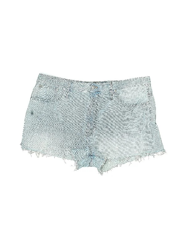 Women's Printed Floral Linen Shorts in Pastel Colors for a Summer Beach OutfitHigh-Rise Denim Shorts in Light Wash Women's Printed Floral Linen Shorts in Pastel Colors for a Summer Beach OutfitHigh-Rise Denim Shorts in Light Wash