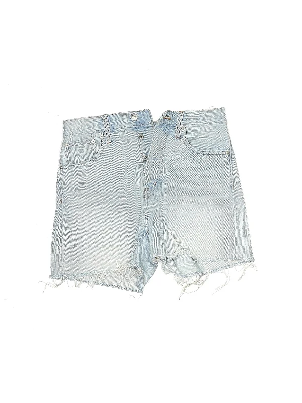 High - Waisted Plus Size Women's Denim Shorts with Distressed Details for a Trendy LookHigh-Rise Denim Shorts in Light Wash High - Waisted Plus Size Women's Denim Shorts with Distressed Details for a Trendy LookHigh-Rise Denim Shorts in Light Wash