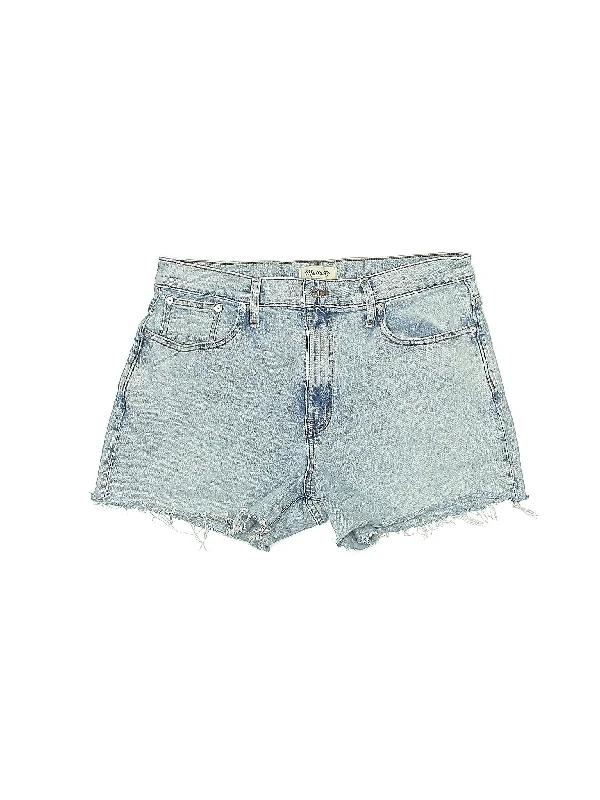Women's Printed Animal Print Shorts in Brown and Black for a Bold and Fashion - Forward AppearanceHigh-Rise Denim Shorts in Light Wash Women's Printed Animal Print Shorts in Brown and Black for a Bold and Fashion - Forward AppearanceHigh-Rise Denim Shorts in Light Wash