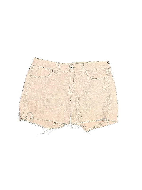 Plus Size Women's Denim Shorts with Embroidered Flowers in Light Blue for a Feminine TouchHigh-Rise Denim Shorts in Light Wash Plus Size Women's Denim Shorts with Embroidered Flowers in Light Blue for a Feminine TouchHigh-Rise Denim Shorts in Light Wash