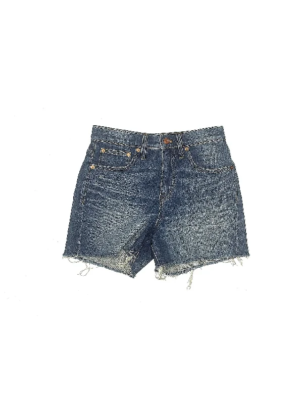 Plus Size Women's Elastic Waistband Linen Shorts in Navy Blue for a Comfortable Everyday OptionHigh-Rise Denim Shorts in Medium Wash