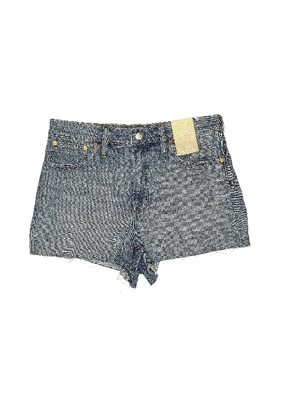 Plus Size Women's Denim Shorts with Embroidered Flowers in Light Blue for a Feminine TouchHigh-Rise Denim Shorts in Medium Wash