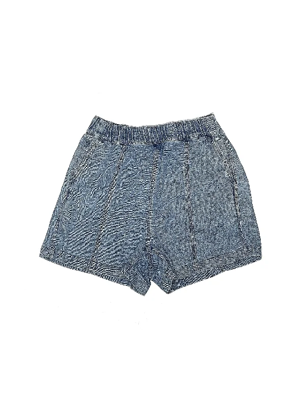Plus Size Women's Denim Bermuda Shorts in Dark Wash for a Classic and Sophisticated StyleHigh-Rise Denim Shorts in Medium Wash Plus Size Women's Denim Bermuda Shorts in Dark Wash for a Classic and Sophisticated StyleHigh-Rise Denim Shorts in Medium Wash