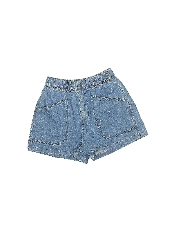Plus Size Women's Stretch Denim Shorts with Belt Loops in Medium Wash for a Versatile FitHigh-Rise Denim Shorts in Medium Wash Plus Size Women's Stretch Denim Shorts with Belt Loops in Medium Wash for a Versatile FitHigh-Rise Denim Shorts in Medium Wash