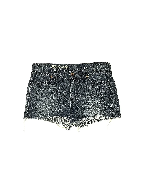 Plus Size Women's Denim Bermuda Shorts in Dark Wash for a Classic and Sophisticated StyleHigh-Rise Denim Shorts in Medium Wash Plus Size Women's Denim Bermuda Shorts in Dark Wash for a Classic and Sophisticated StyleHigh-Rise Denim Shorts in Medium Wash