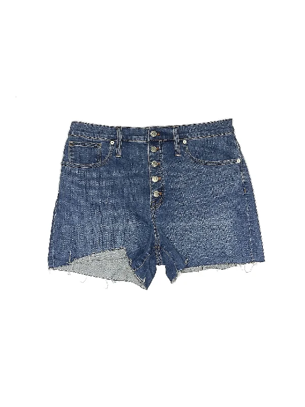 High - Waisted Plus Size Women's Denim Shorts with Distressed Details for a Trendy LookHigh-Rise Denim Shorts in Medium Wash High - Waisted Plus Size Women's Denim Shorts with Distressed Details for a Trendy LookHigh-Rise Denim Shorts in Medium Wash