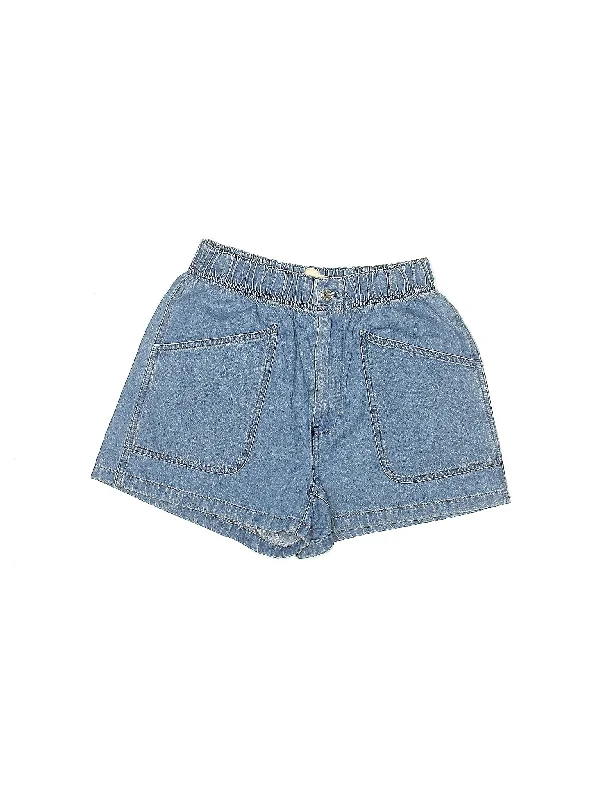 Plus Size Women's Drawstring Linen - Blend Shorts in Beige for a Relaxing VacationHigh-Rise Denim Shorts in Medium Wash Plus Size Women's Drawstring Linen - Blend Shorts in Beige for a Relaxing VacationHigh-Rise Denim Shorts in Medium Wash