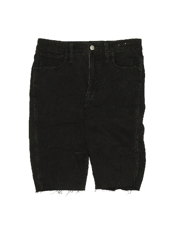 Plus Size Women's Drawstring Linen - Blend Shorts in Beige for a Relaxing VacationLow-Rise Denim Shorts in Dark Wash