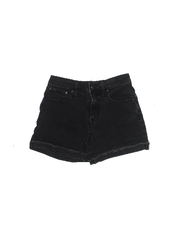 Plus Size Women's Elastic Waistband Linen Shorts in Navy Blue for a Comfortable Everyday OptionLow-Rise Denim Shorts in Dark Wash Plus Size Women's Elastic Waistband Linen Shorts in Navy Blue for a Comfortable Everyday OptionLow-Rise Denim Shorts in Dark Wash
