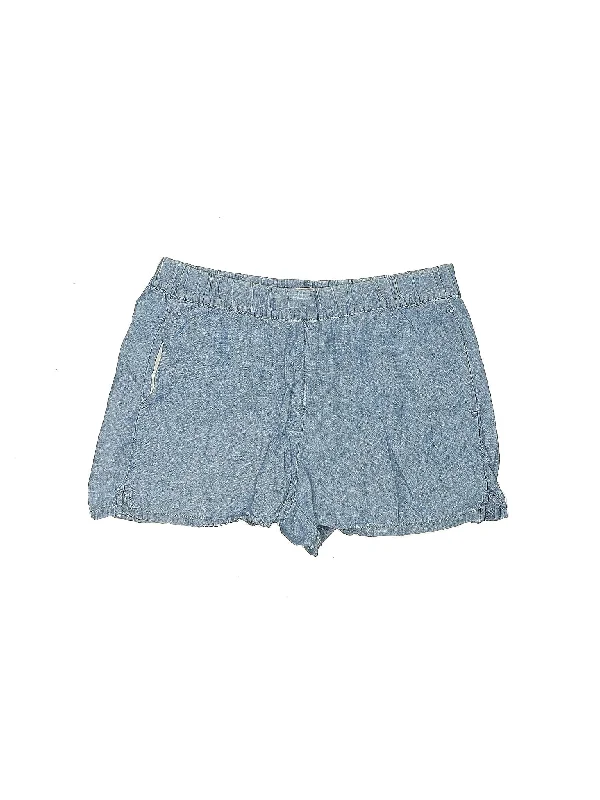 Plus Size Women's Cargo Shorts in Olive Green with Multiple Pockets for Outdoor AdventuresLow-Rise Denim Shorts in Light Wash Plus Size Women's Cargo Shorts in Olive Green with Multiple Pockets for Outdoor AdventuresLow-Rise Denim Shorts in Light Wash