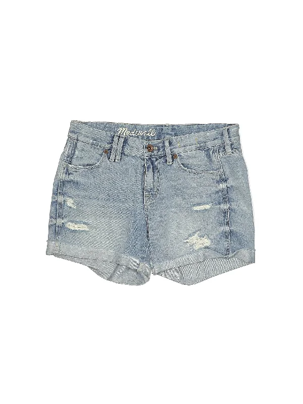 High - Waisted Plus Size Women's Denim Shorts with Distressed Details for a Trendy LookMid-Rise Denim Shorts in Light Wash High - Waisted Plus Size Women's Denim Shorts with Distressed Details for a Trendy LookMid-Rise Denim Shorts in Light Wash