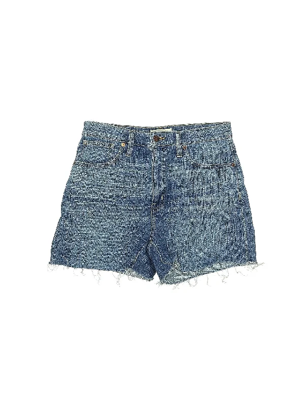 Plus Size Women's Denim Shorts with Embroidered Flowers in Light Blue for a Feminine TouchMid-Rise Denim Shorts in Medium Wash