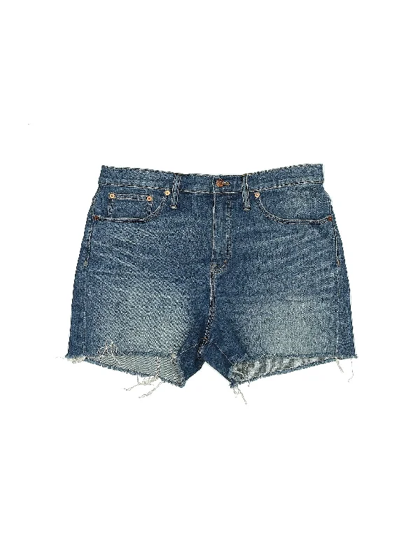 High - Waisted Plus Size Women's Denim Shorts with Distressed Details for a Trendy LookMid-Rise Denim Shorts in Medium Wash