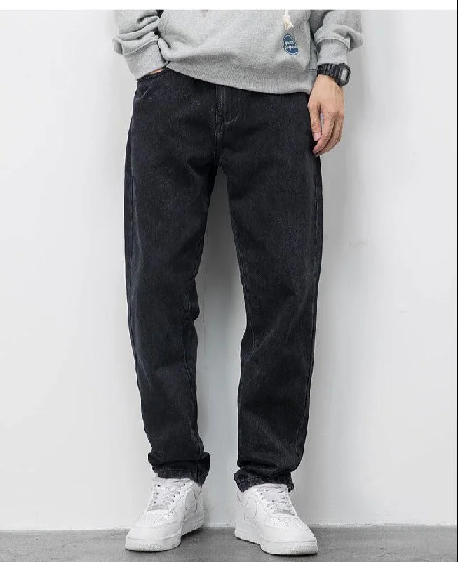 Ripped women jeans for a rebellious and fashion - forward styleStraight Basic Jeans