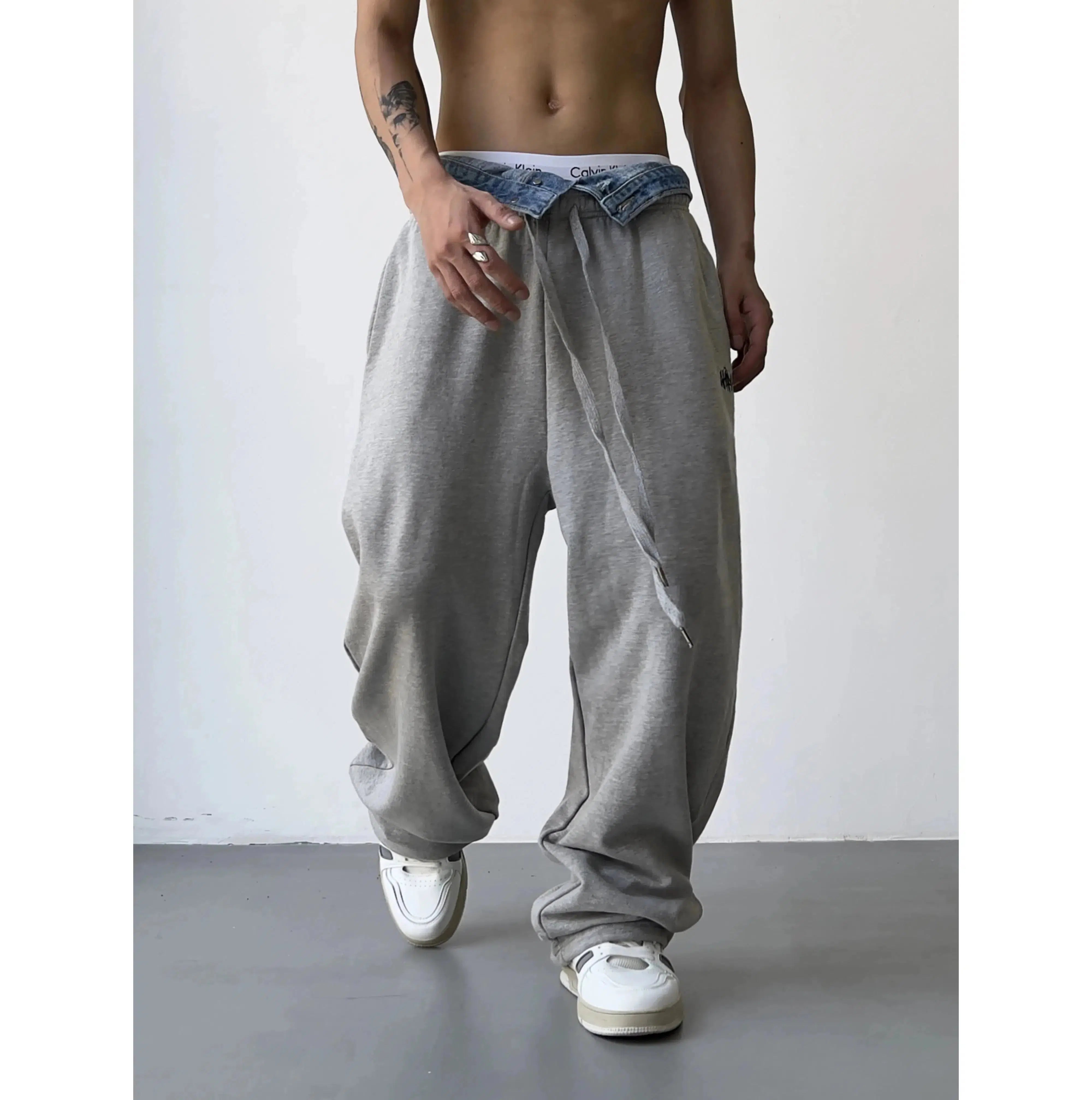 High - rise flare women jeans for a 70s - inspired lookTwo-piece Jeans Waist Sweatpants