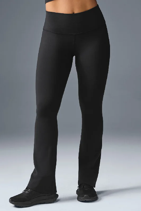 Women's Leather - Look Tight Trousers with Zipper Details in Dark Gray for an Urban StyleAirbrush High-Waist Bootcut Legging - Black