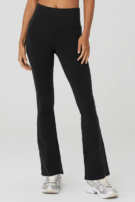 Women's Seamless Compression Tight Trousers in Gray for Fitness and Yoga SessionsAirbrush High-Waist 7/8 Bootcut Legging - Black