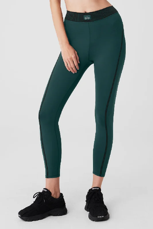 Women's Velvet Tight Trousers in Burgundy for a Luxurious and Elegant AppearanceAirlift High-Waist 7/8 Line Up Legging - Midnight Green
