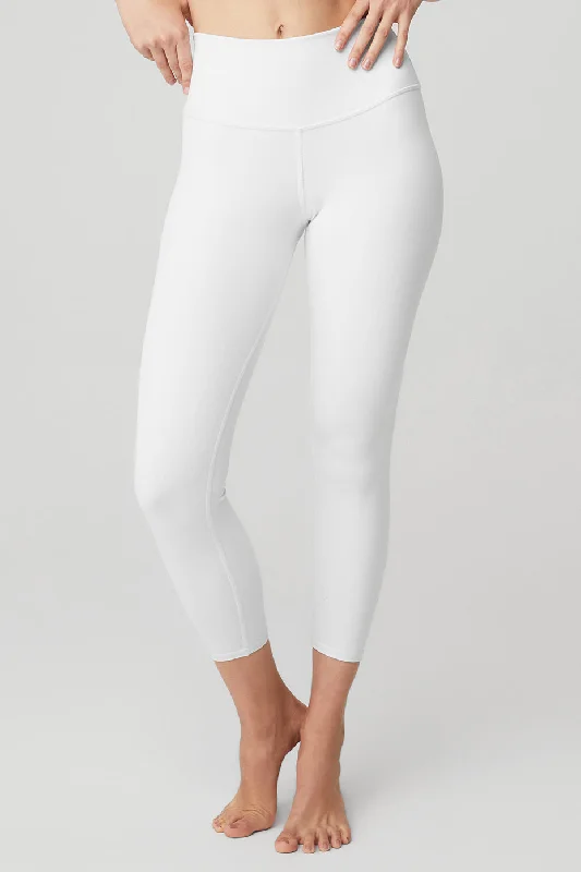 Women's Velvet Tight Trousers in Burgundy for a Luxurious and Elegant Appearance7/8 High-Waist Airbrush Legging - White