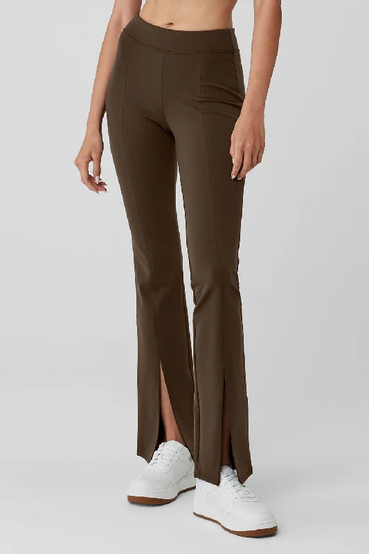 Women's Velvet Tight Trousers in Burgundy for a Luxurious and Elegant AppearanceAirbrush High-Waist Flutter Legging - Espresso