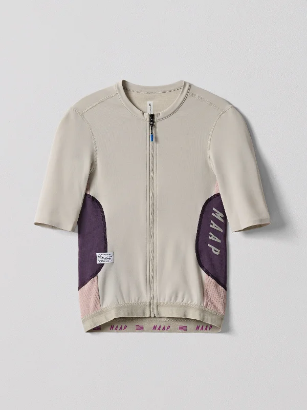 V - neck women's jersey for a more flattering lookWomen's Alt_Road™ Jersey