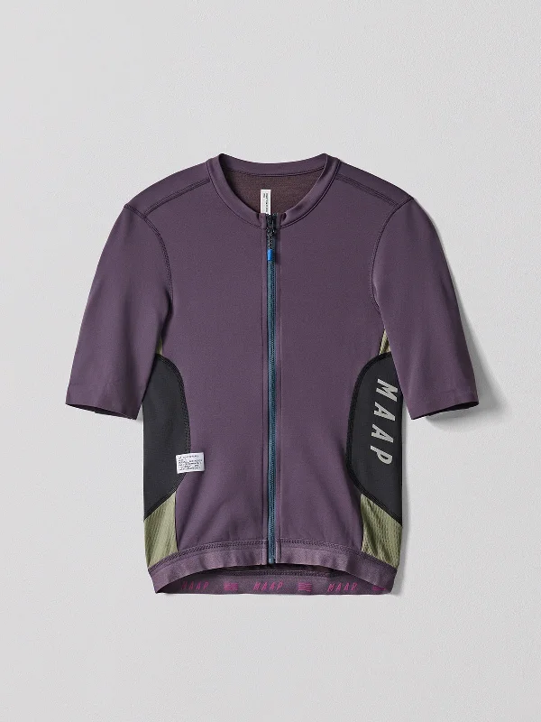 Long - sleeve women's jersey for cooler daysWomen's Alt_Road™ Jersey