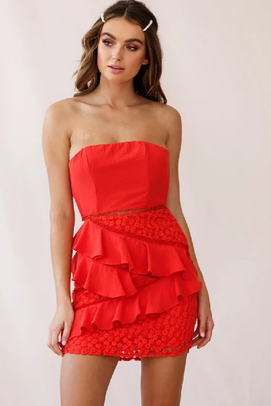 Sleeveless Women Dress in Bright Colors for Summer PartiesAramis Strapless Lace & Ruffle Detail Dress Red