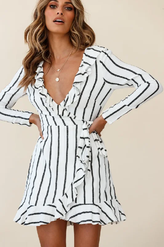 Empire Waist Women Dress to Accentuate the Bust and Conceal the WaistBeatrice Faux Wrap Ruffle Trim Raw Edge Dress White/Black Stripe
