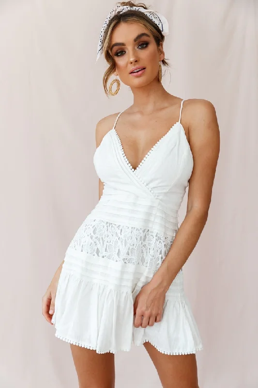 Sheath Women Dress with a Tailored Fit for a Professional LookBianca Fluted Hem Tie-Back Dress White