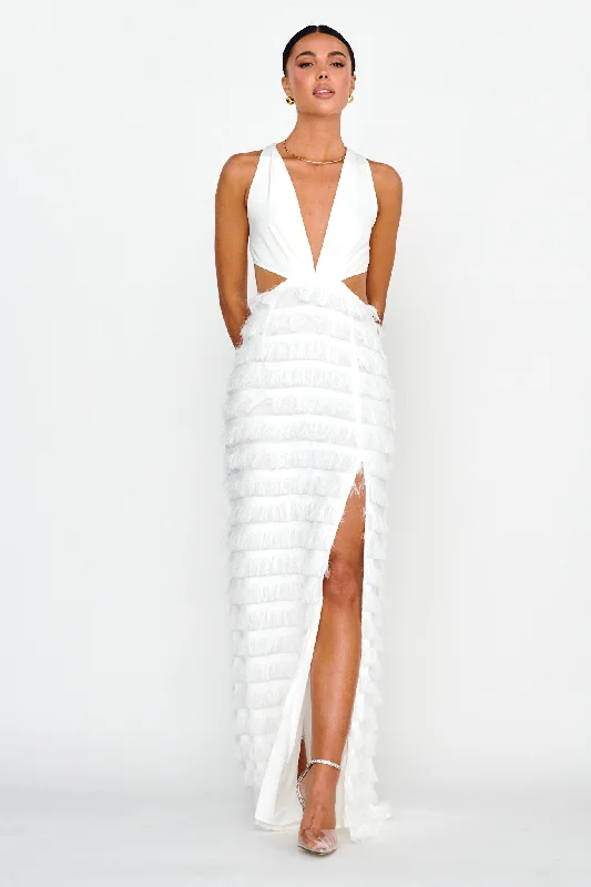 Sleeveless Women Dress in Bright Colors for Summer PartiesBold Move Fringe Trim Maxi Dress Ivory