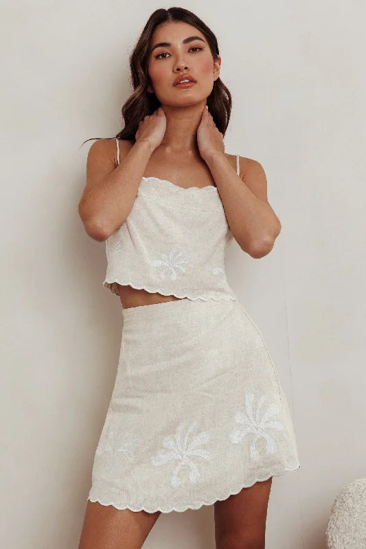 Plus Size Women Dress with a Flattering A - Line Cut for Comfort and StyleCarsyn Flower Embroidery A-Line Mini Skirt Oat Plus Size Women Dress with a Flattering A - Line Cut for Comfort and StyleCarsyn Flower Embroidery A-Line Mini Skirt Oat