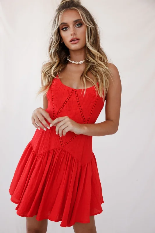 Wrap - Style Women Dress with Adjustable Fit for All Body TypesDarma Crochet Detail Fluted Hem Dress Red