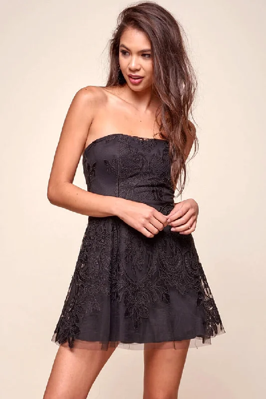 Pleated Women Dress with a Timeless and Elegant TextureDiaz Glam Embroidered Fit and Flare Dress Black