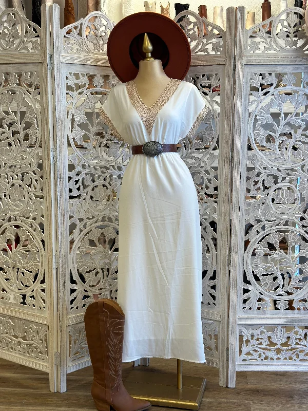 Ruffled Women Dress with Multiple Layers for a Playful and Girly StyleLace Panel Bat Wing Maxi Dress- Not Stretchy Ruffled Women Dress with Multiple Layers for a Playful and Girly StyleLace Panel Bat Wing Maxi Dress- Not Stretchy