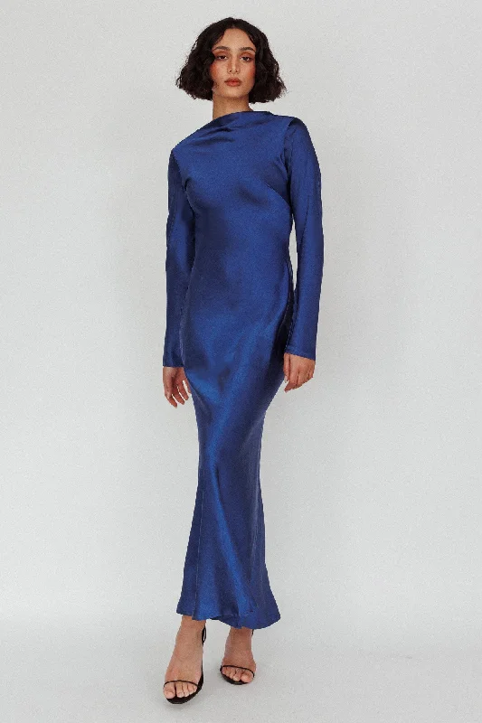 Empire Waist Women Dress to Accentuate the Bust and Conceal the WaistLavera Open Back Long Sleeve Dress Navy