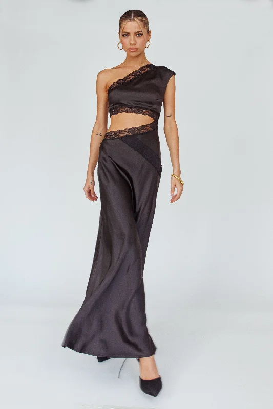 Plus Size Women Dress with a Flattering A - Line Cut for Comfort and StyleMahli One-Shoulder Maxi Dress Black