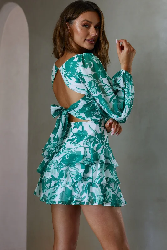 Empire Waist Women Dress to Accentuate the Bust and Conceal the WaistRomance Novel Long Sleeve Tied Back Floral Dress Green Empire Waist Women Dress to Accentuate the Bust and Conceal the WaistRomance Novel Long Sleeve Tied Back Floral Dress Green