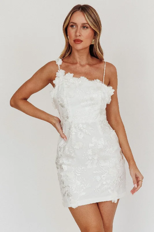 Pleated Women Dress with a Timeless and Elegant TextureSaskia Floral Embroidery Mini Dress White