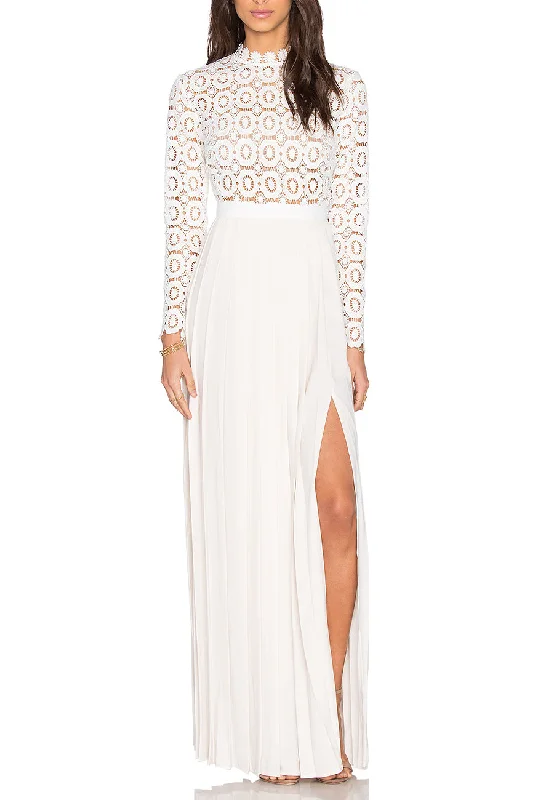 Long - Sleeve Women Dress in Velvet for a Luxurious Winter LookWhite Pleated Crochet Floral Maxi Dress Long - Sleeve Women Dress in Velvet for a Luxurious Winter LookWhite Pleated Crochet Floral Maxi Dress