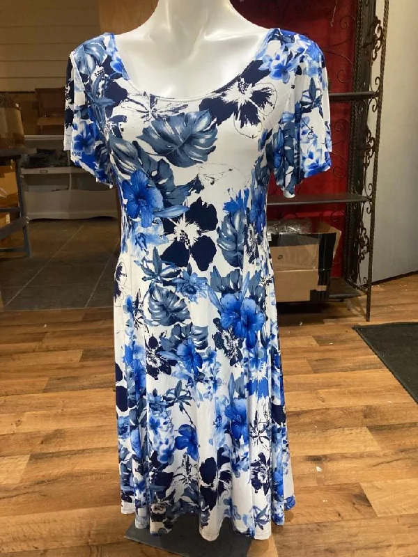Mini Women Dress with a Short Hem for a Young and Trendy Style Mini Women Dress with a Short Hem for a Young and Trendy Style Blue Magic Ruffle sleeve dress